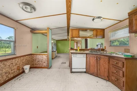 2316 Gem Stone Sebring FL 33857