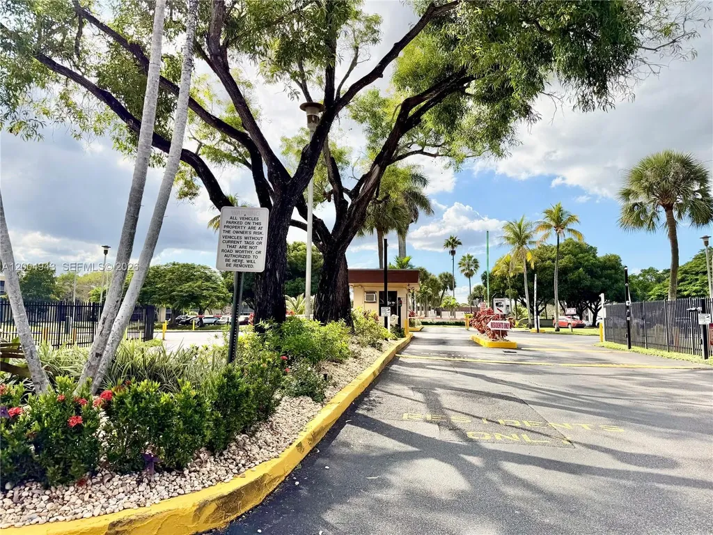 3361 NW 47th Terrace Lauderdale Lakes FL 33319