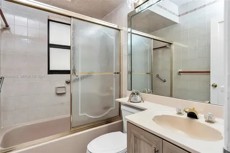 3694 NW 20th Street Miami FL 33142