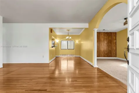 3694 NW 20th Street Miami FL 33142