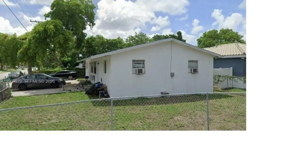 1051 NW 27 Avenue Fort Lauderdale FL 33311