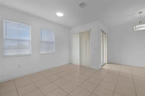 10012 NW 7th Street Miami FL 33172