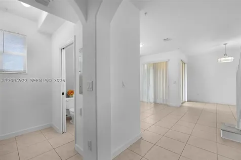 10012 NW 7th Street Miami FL 33172