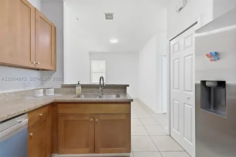 10012 NW 7th Street Miami FL 33172