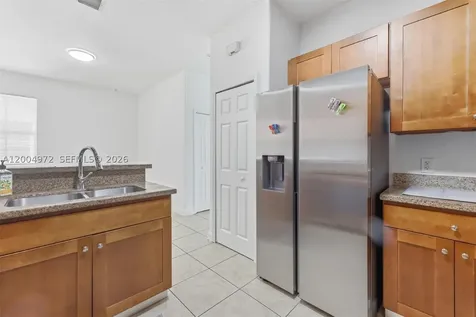 10012 NW 7th Street Miami FL 33172