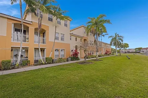 10012 NW 7th Street Miami FL 33172