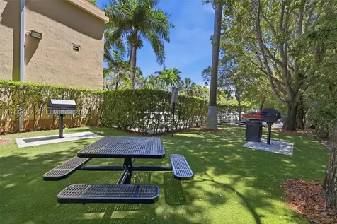 10012 NW 7th Street Miami FL 33172