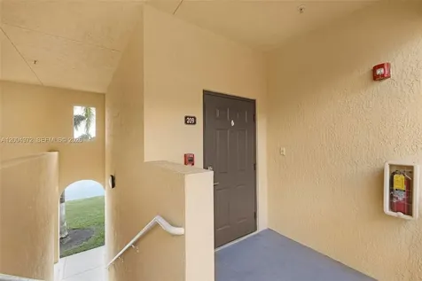 10012 NW 7th Street Miami FL 33172