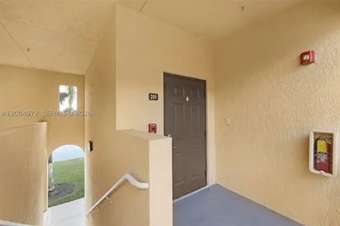 10012 NW 7th Street Miami FL 33172