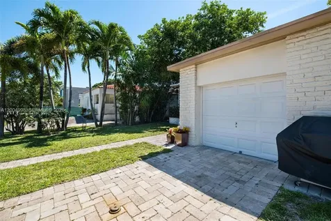 9516 Byron Avenue Surfside FL 33154