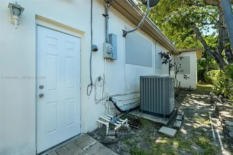 9516 Byron Avenue Surfside FL 33154