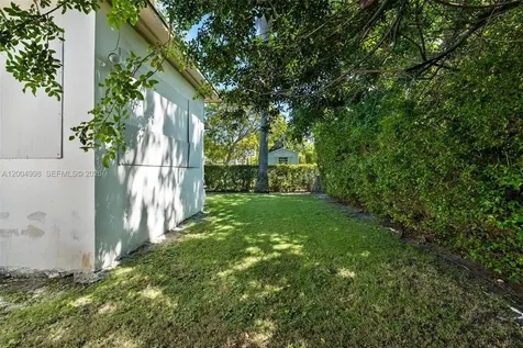 9516 Byron Avenue Surfside FL 33154
