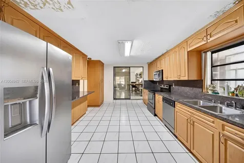 3061 NW 14th Street Miami FL 33125