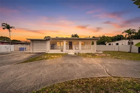 3061 NW 14th Street Miami FL 33125