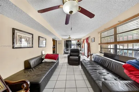3061 NW 14th Street Miami FL 33125