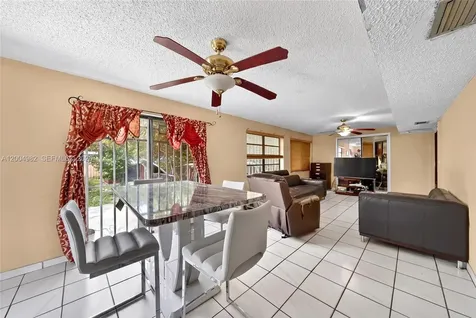 3061 NW 14th Street Miami FL 33125