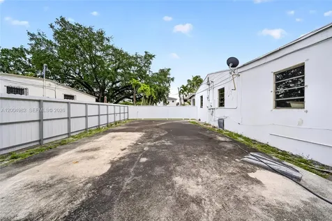 3061 NW 14th Street Miami FL 33125