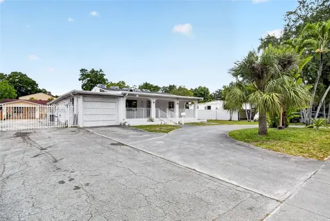 3061 NW 14th Street Miami FL 33125