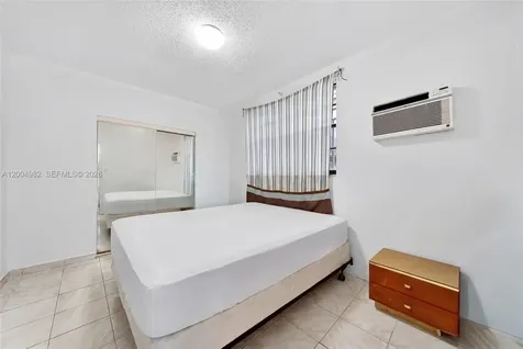 3061 NW 14th Street Miami FL 33125