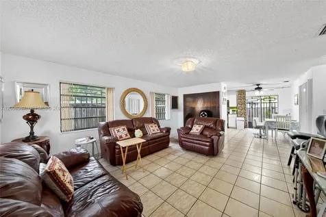 3061 NW 14th Street Miami FL 33125