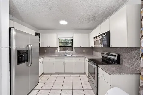 3061 NW 14th Street Miami FL 33125
