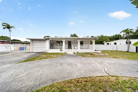 3061 NW 14th Street Miami FL 33125