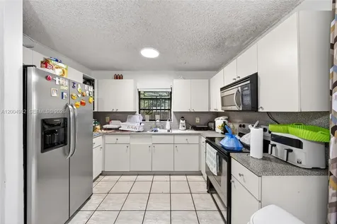 3061 NW 14th Street Miami FL 33125