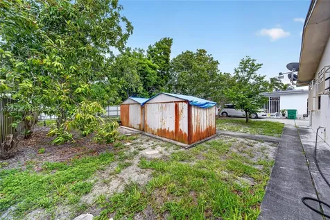 3061 NW 14th Street Miami FL 33125