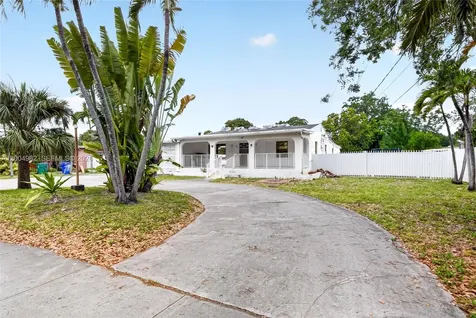 3061 NW 14th Street Miami FL 33125