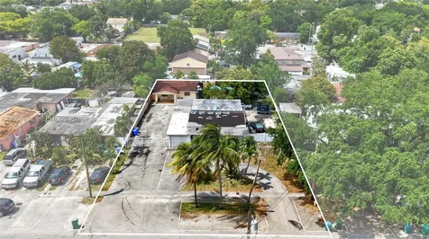 3061 NW 14th Street Miami FL 33125