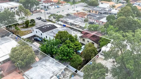 3061 NW 14th Street Miami FL 33125