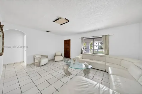 3061 NW 14th Street Miami FL 33125