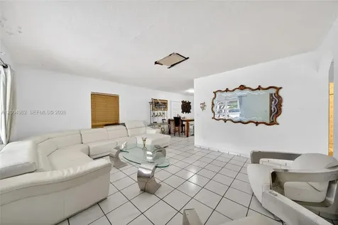 3061 NW 14th Street Miami FL 33125
