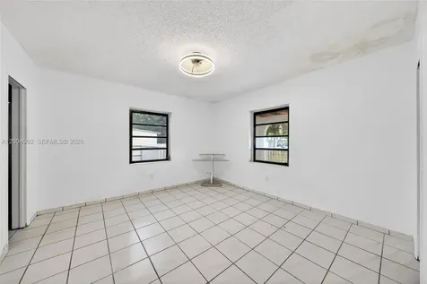 3061 NW 14th Street Miami FL 33125