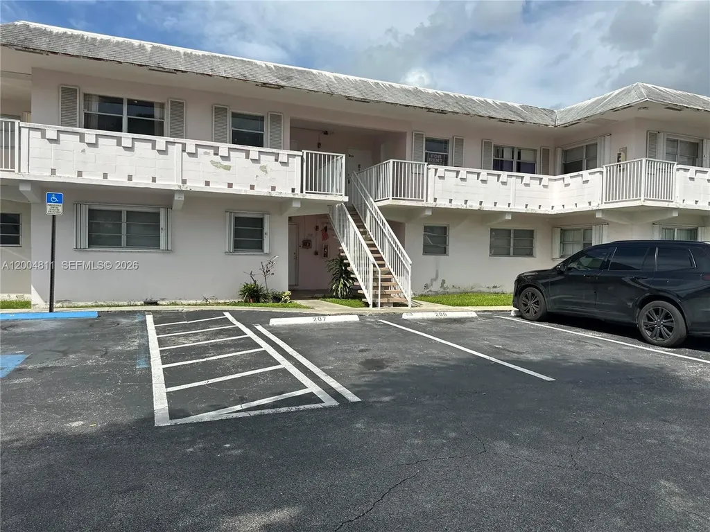 7424 SW 82nd Street Miami FL 33143