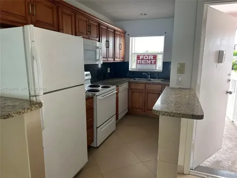 7424 SW 82nd Street Miami FL 33143