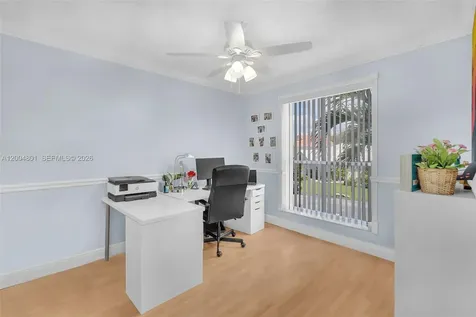 6221 Manchester Lane Davie FL 33331