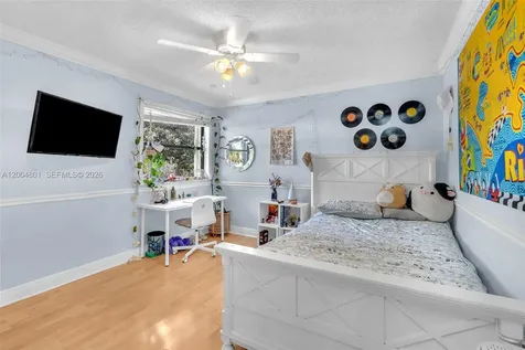 6221 Manchester Lane Davie FL 33331