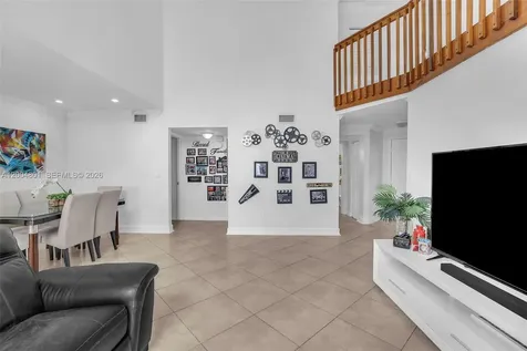 6221 Manchester Lane Davie FL 33331