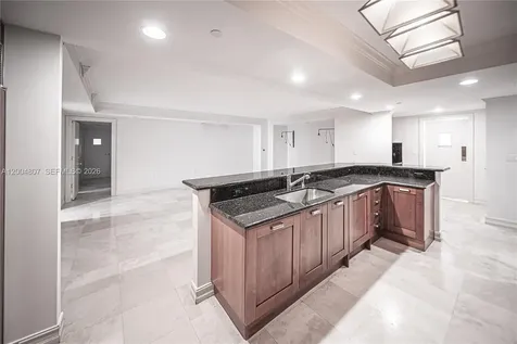 20201 E Country Club Drive Aventura FL 33180