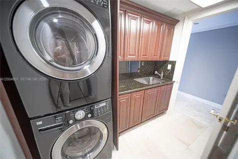 20201 E Country Club Drive Aventura FL 33180
