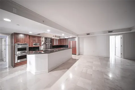 20201 E Country Club Drive Aventura FL 33180