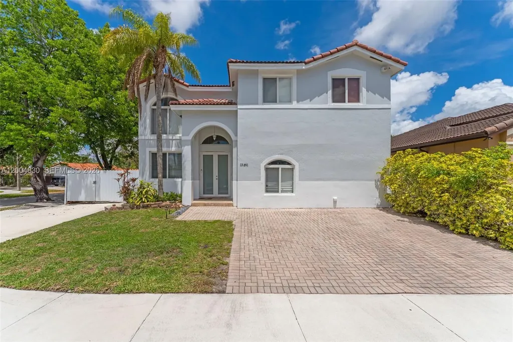 13891 SW 39th Terrace Miami FL 33175