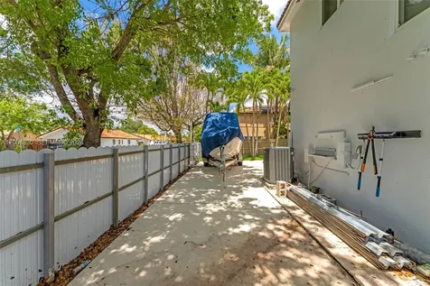 13891 SW 39th Terrace Miami FL 33175