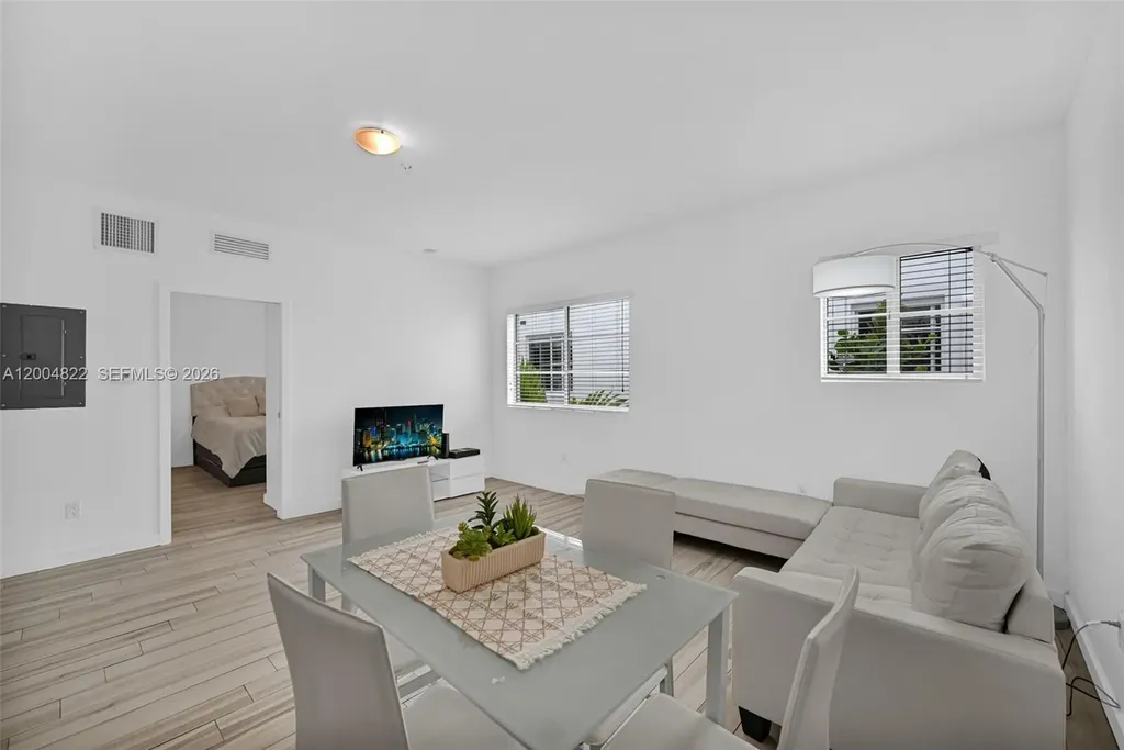 1560 Meridian Avenue Miami Beach FL 33139