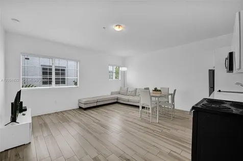 1560 Meridian Avenue Miami Beach FL 33139