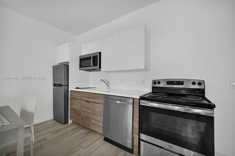 1560 Meridian Avenue Miami Beach FL 33139