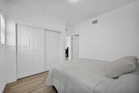 1560 Meridian Avenue Miami Beach FL 33139