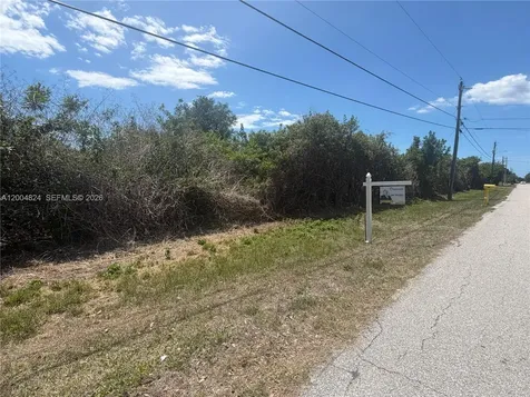 7329 SE Regina Drive Port Charlotte FL 34224
