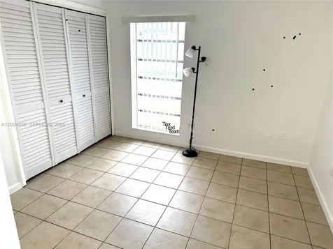 7256 SW 94 Place Miami FL 33173